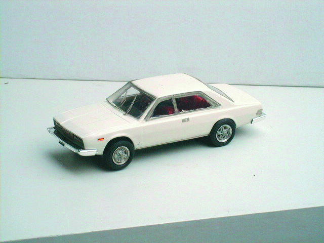 FIAT 130 1:43 scale