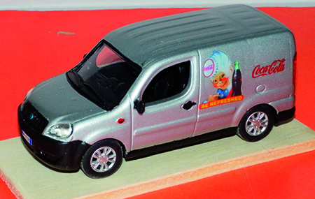 COCACOLA 1:43 scale