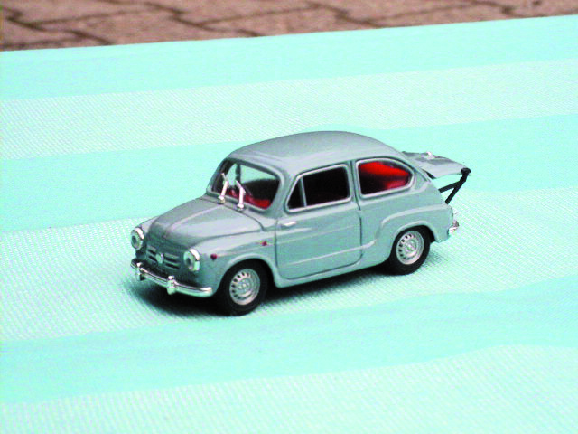 FIAT 850 in scala 1:43