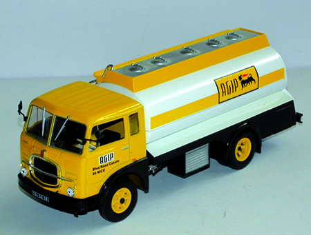 FIAT CISTERNA 682 in scala 1:43