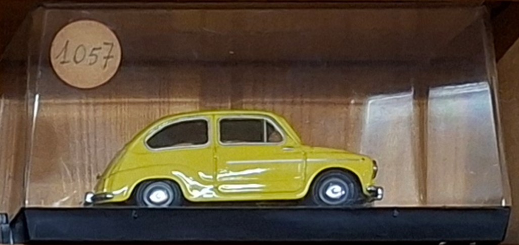 FIAT 600 1:43 scale