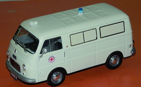 AMBULANZE 1:43 scale