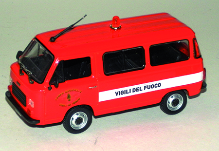 FIAT 900 T 1:43 scale