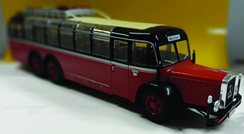 MERCEDES-BENZ AUTOBUS 1:43 scale