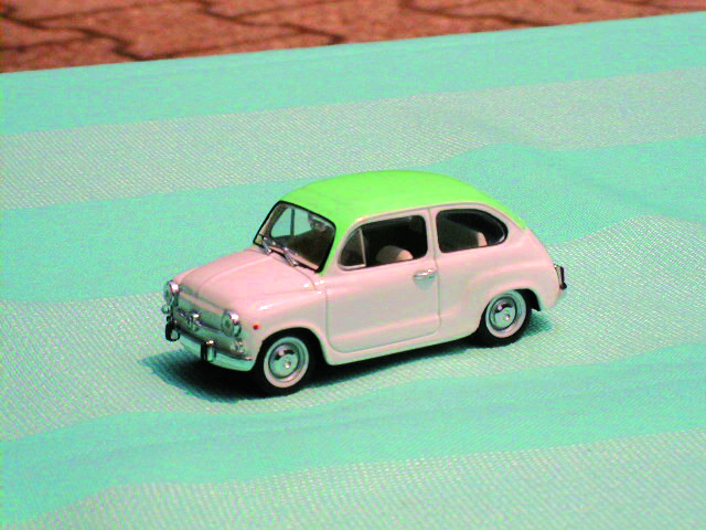 FIAT 600 1:43 scale