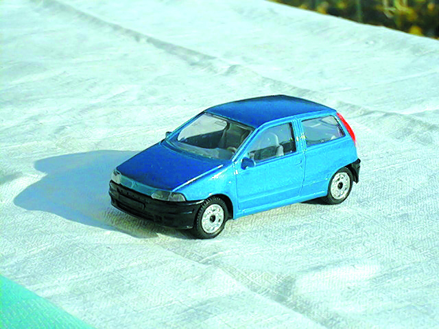 FIAT PUNTO 2 PORTE in scala 1:43