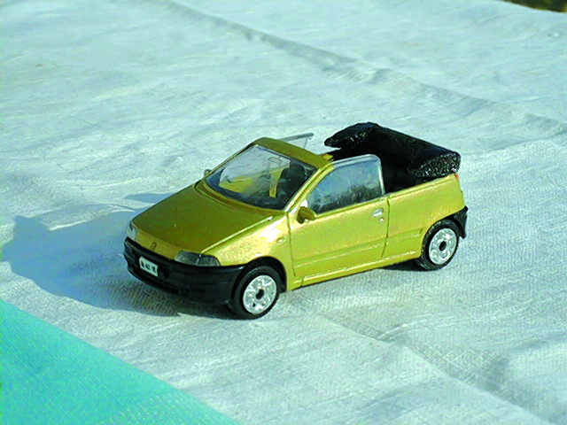 FIAT PUNTO CABRIO 1:43 scale