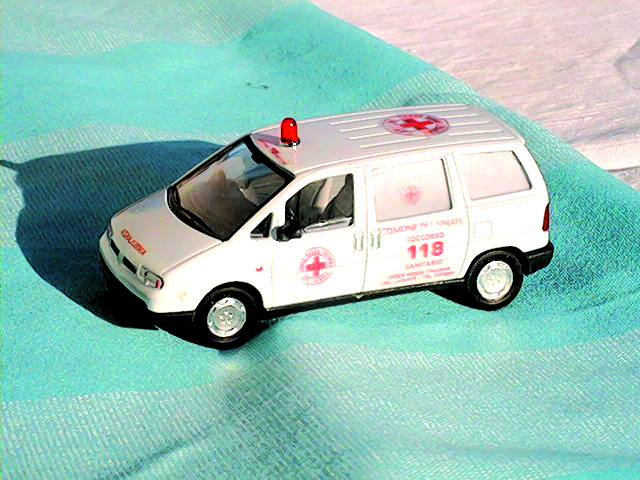 FIAT AMBULANZE 1:43 scale