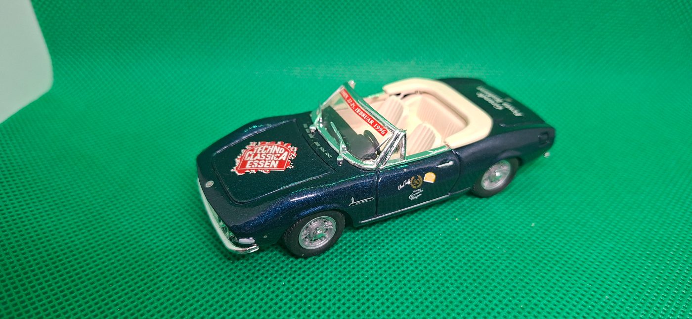 FIAT DINO 1:43 scale