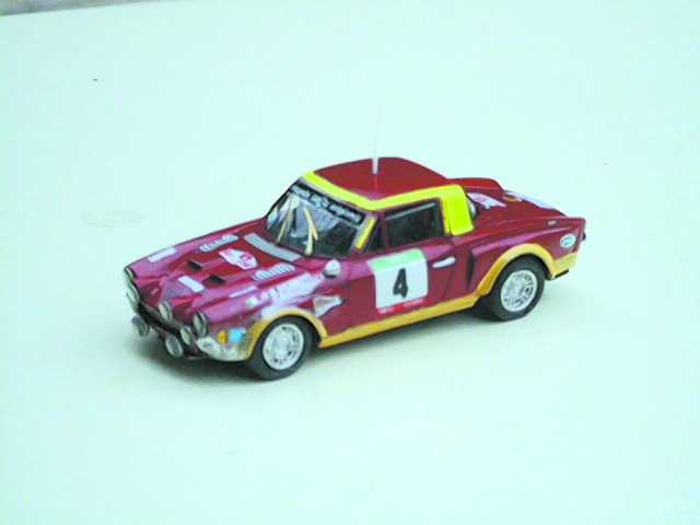 FIAT 124 CABRIO in scala 1:43