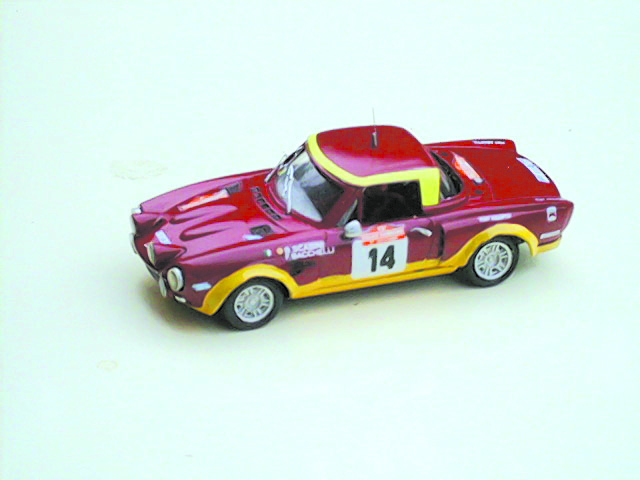 FIAT 124 CABRIO 1:43 scale