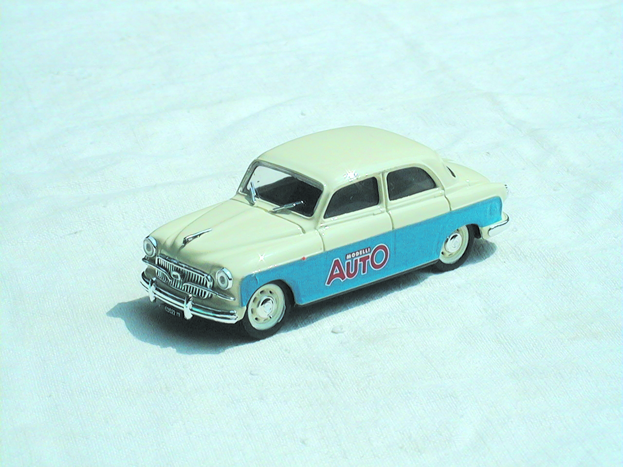 FIAT 1400 in scala 1:43