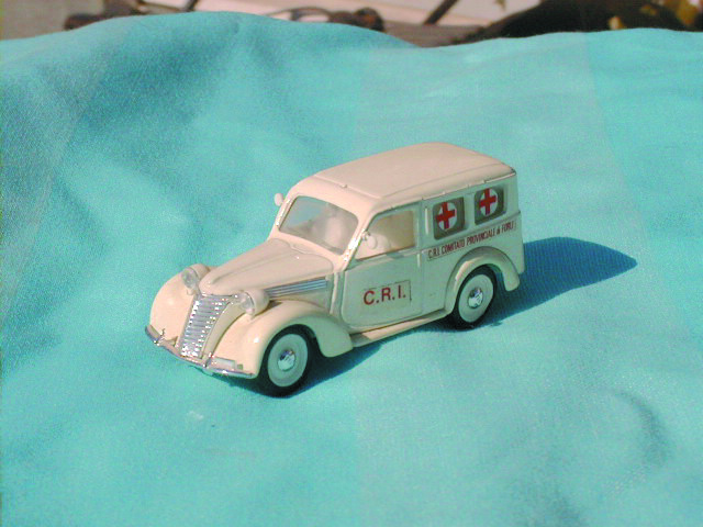 FIAT AMBULANZE in scala 1:43