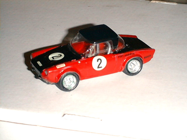 FIAT 124 CABRIO 1:43 scale