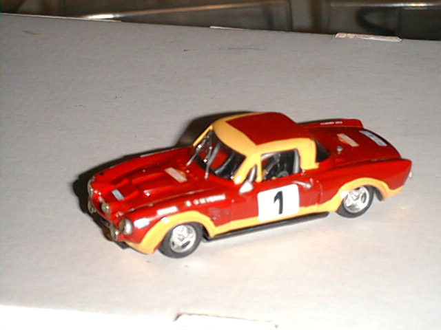 SEAT 124 CABRIO 1:43 scale