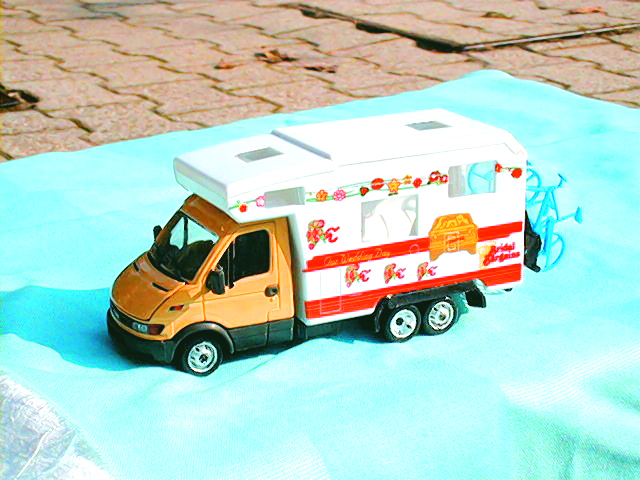 IVECO DAILY 1:43 scale