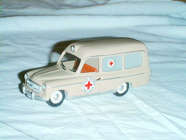 FIAT AMBULANZE 1:43 scale