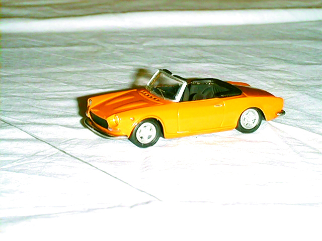 SEAT 124 CABRIO 1:43 scale