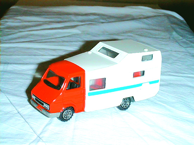 CAMPER