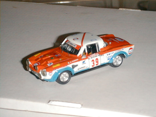 FIAT 124 CABRIO in scala 1:43
