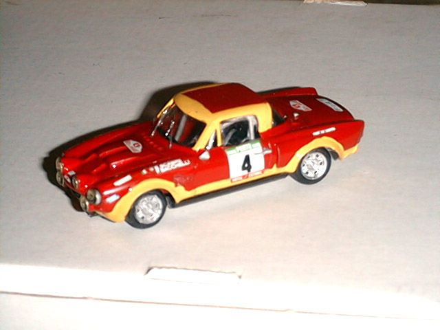 FIAT 124 CABRIO in scala 1:43