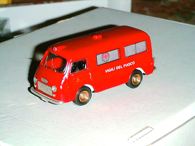 FIAT AMBULANZE in scala 1:43