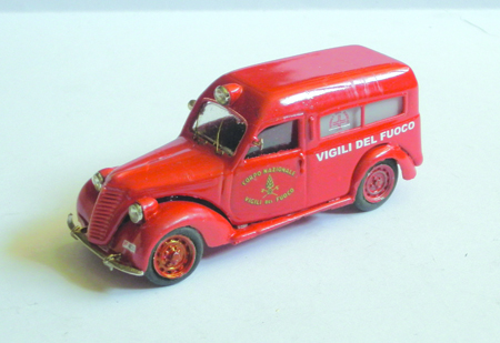FIAT AMBULANZE in scala 1:43