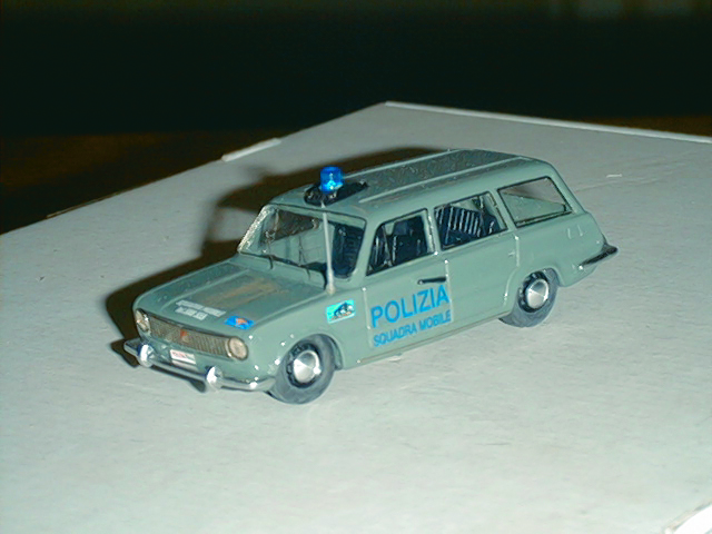 SEAT 124 FAMILIARE in scala 1:43