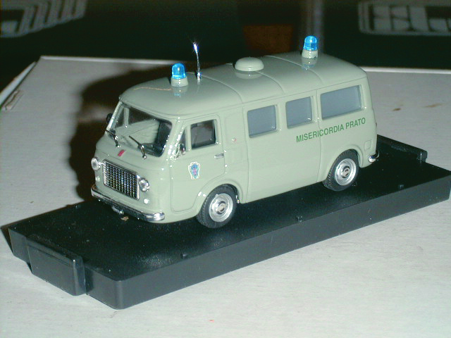FIAT AMBULANZE 1:43 scale