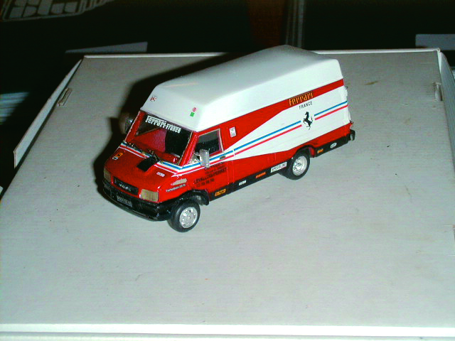 IVECO DAILY in scala 1:43