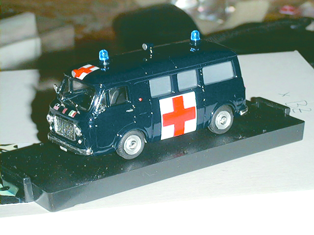FIAT AMBULANZE in scala 1:43