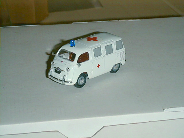 AMBULANZE in scala 1:43