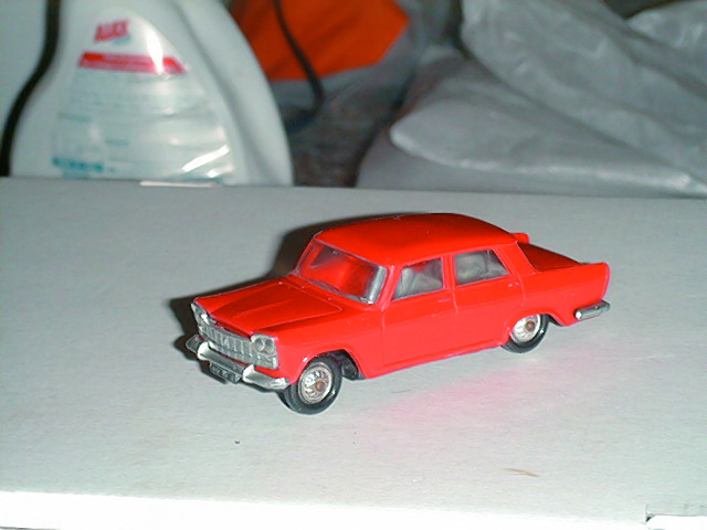 FIAT 2300 in scala 1:43