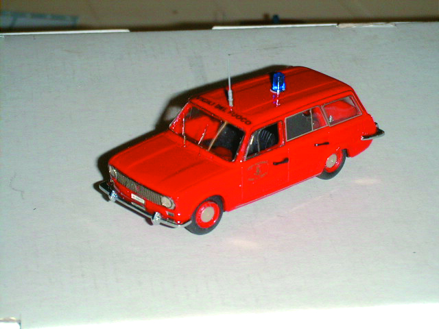 FIAT 124 FAMILIARE in scala 1:43