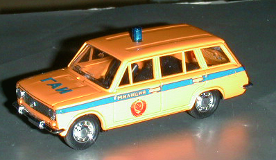 FIAT 124 FAMILIARE in scala 1:43