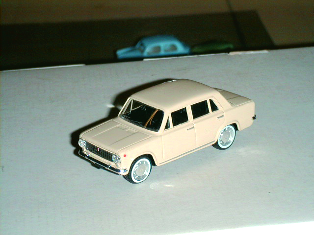 FIAT 124 in scala 1:43