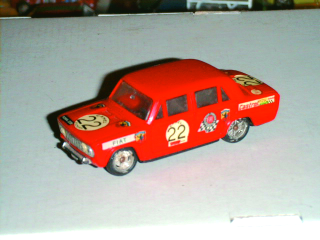 FIAT 124 in scala 1:43