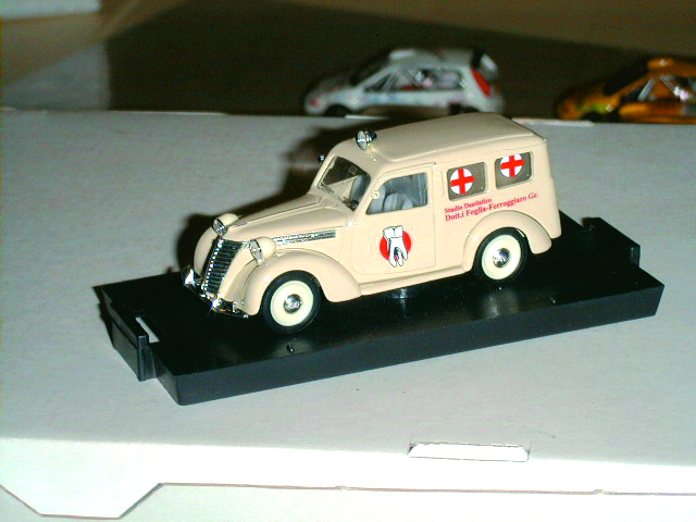 FIAT AMBULANZE in scala 1:43