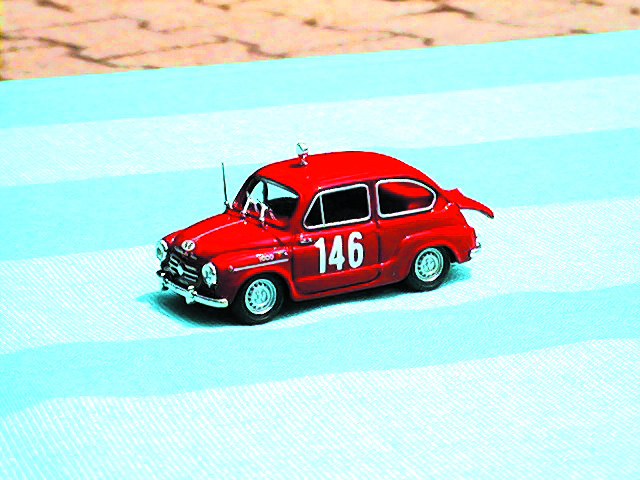 FIAT 850 1:43 scale
