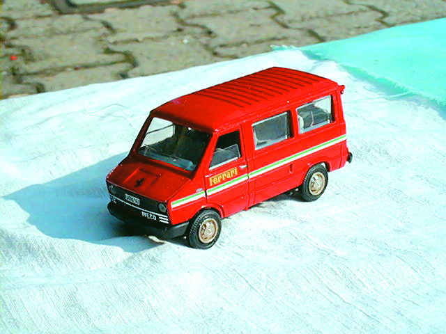 IVECO DAILY in scala 1:43