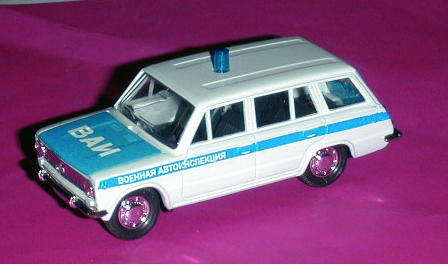 SEAT 124 FAMILIARE in scala 1:43