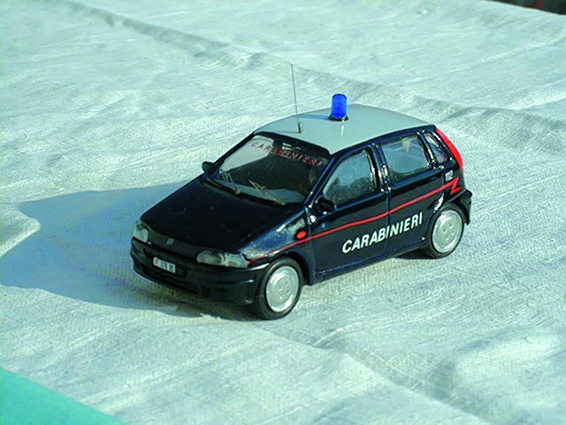 FIAT PUNTO 4 PORTE in scala 1:43
