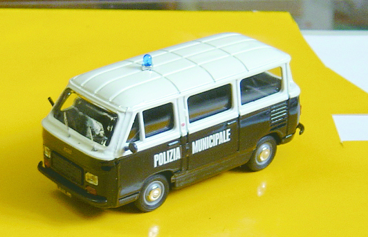 FIAT 900 T in scala 1:43