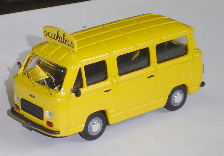 FIAT 900 T 1:43 scale