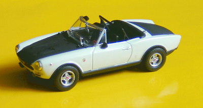 FIAT 124 CABRIO in scala 1:43