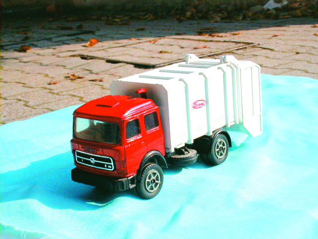 IVECO 170 in scala 1:43