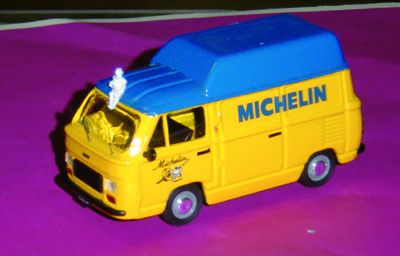 FIAT 900 T in scala 1:43
