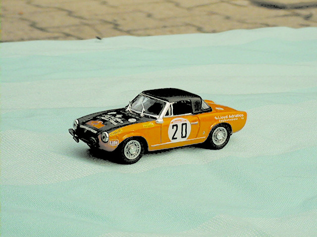 SEAT 124 CABRIO in scala 1:43