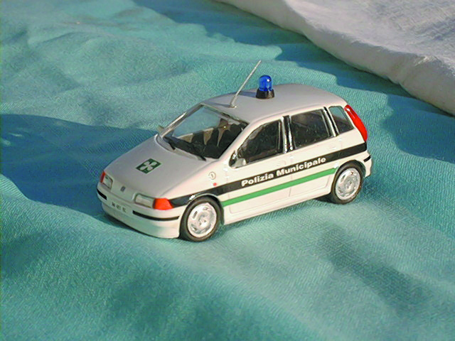 FIAT PUNTO 5 PORTE in scala 1:43