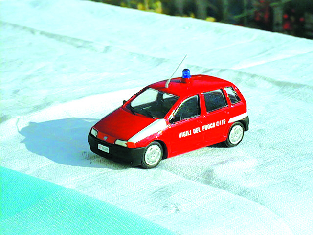 FIAT PUNTO 5 PORTE in scala 1:43